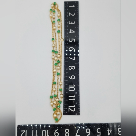 Vintage Necklace Goldtone Faux Pearl & Green Necklace #751 - Picture 11 of 12